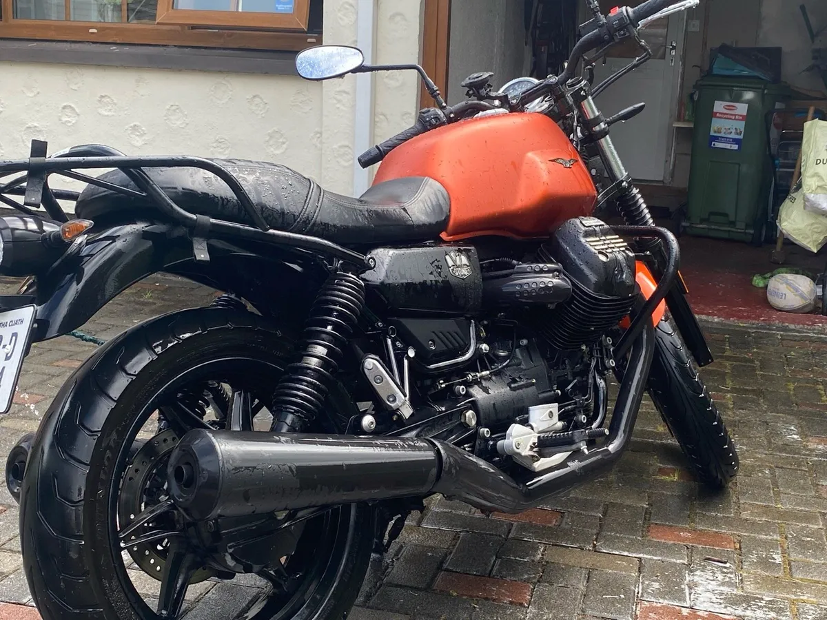 Moto guzzi v7 - Image 1