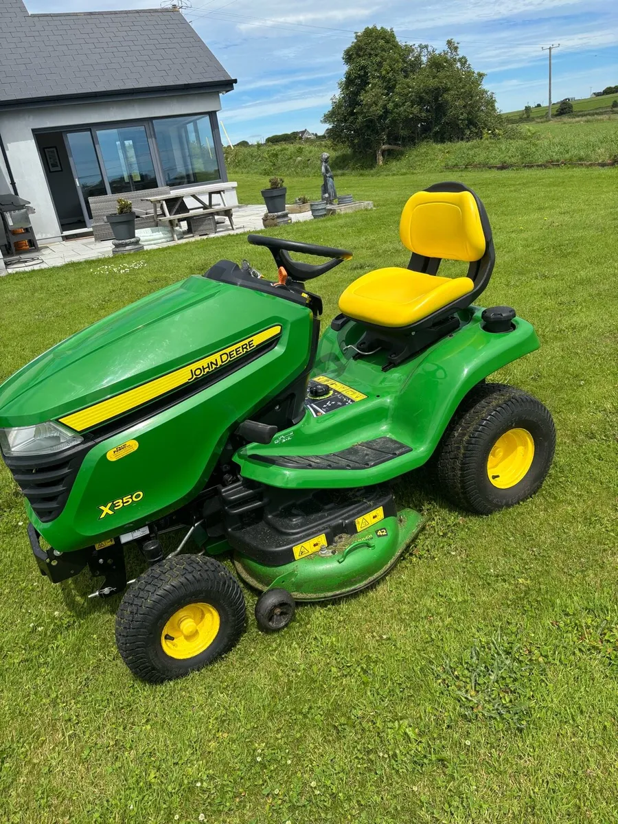 Ride on Lawnmower - Image 1