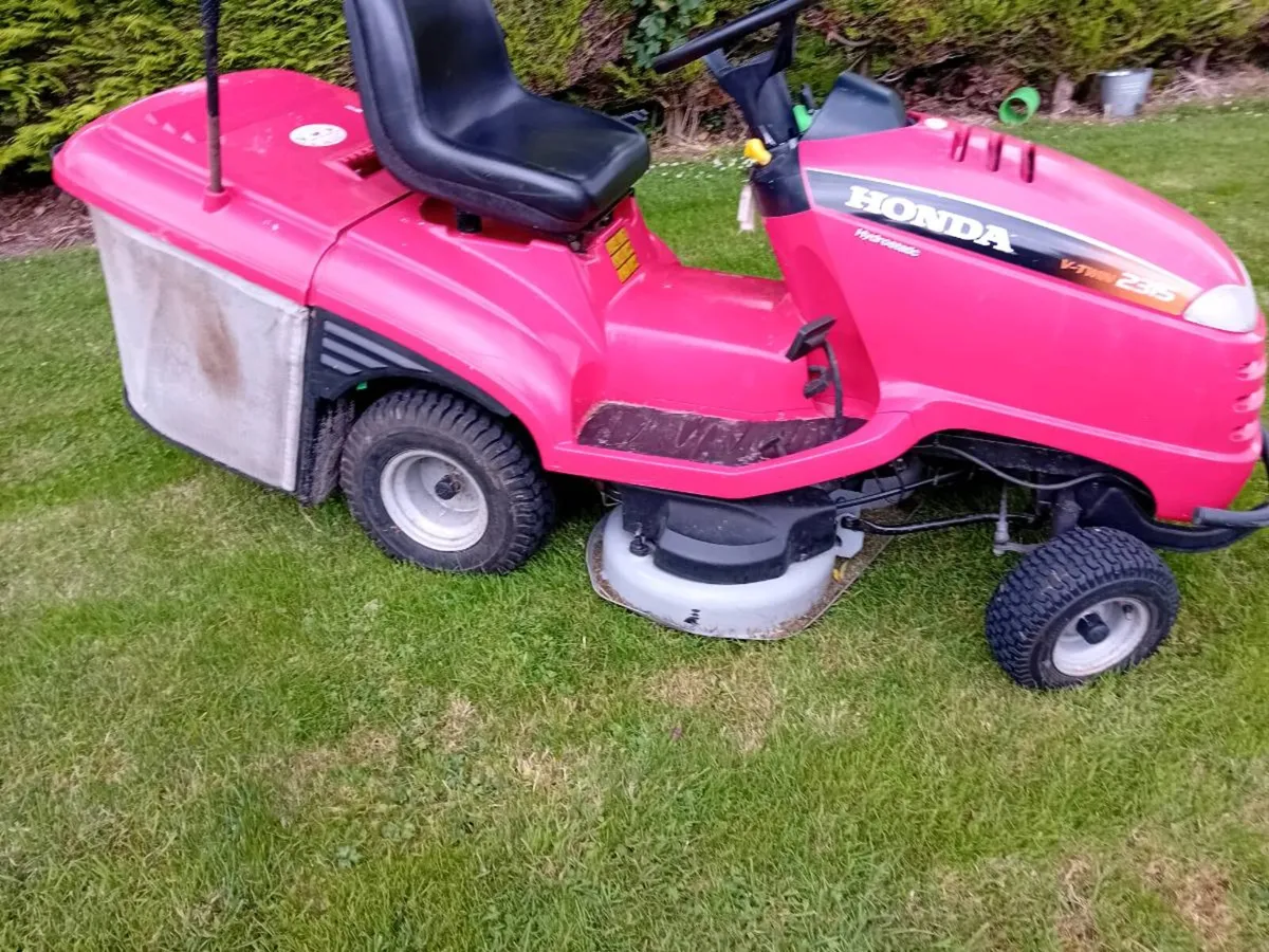 Ride on mower - Image 2