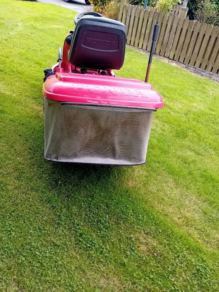 Ride on mower - Image 4