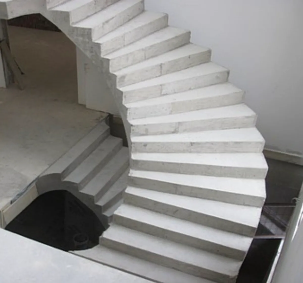 Concrete stairs - Image 3