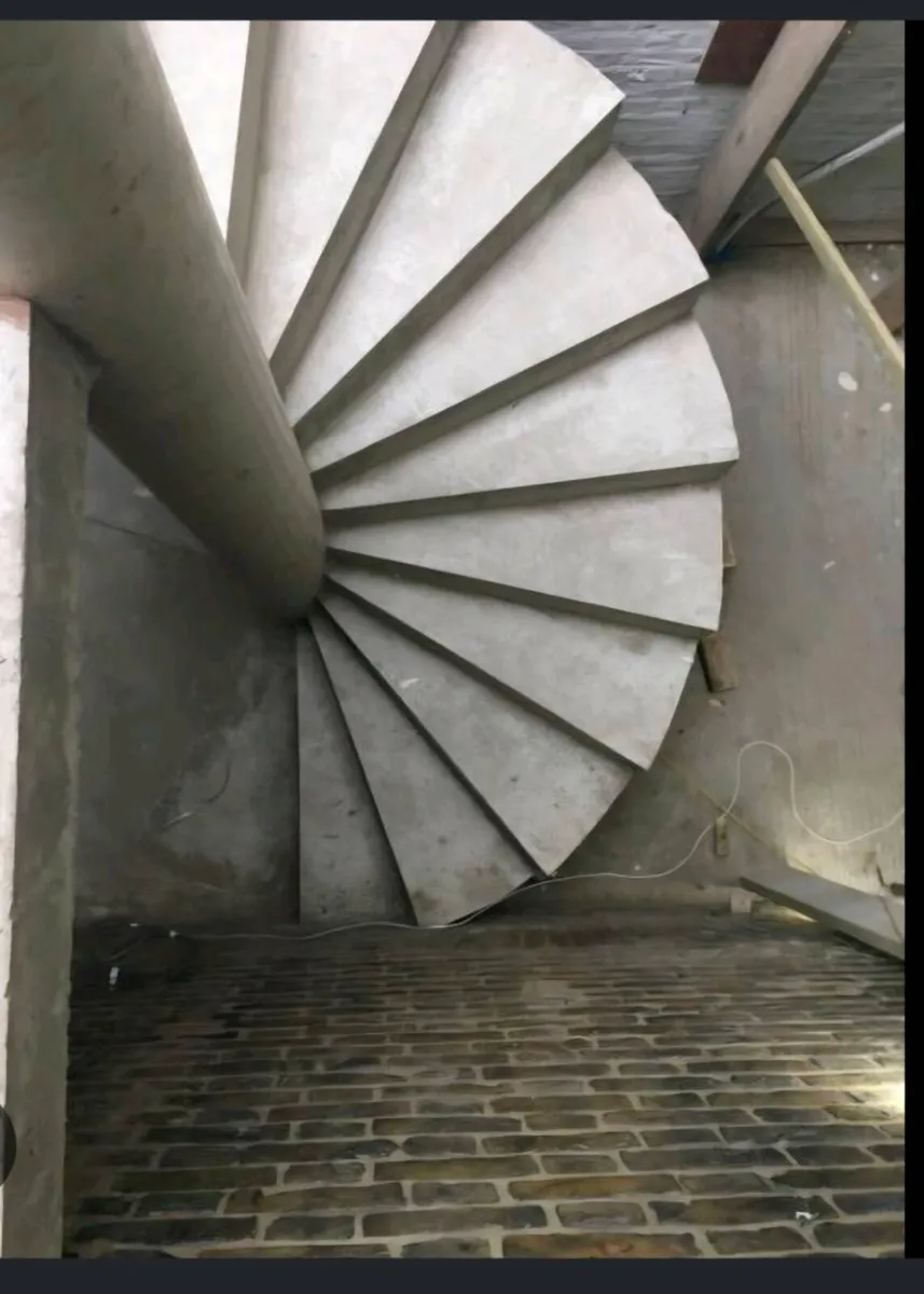 Concrete stairs - Image 1