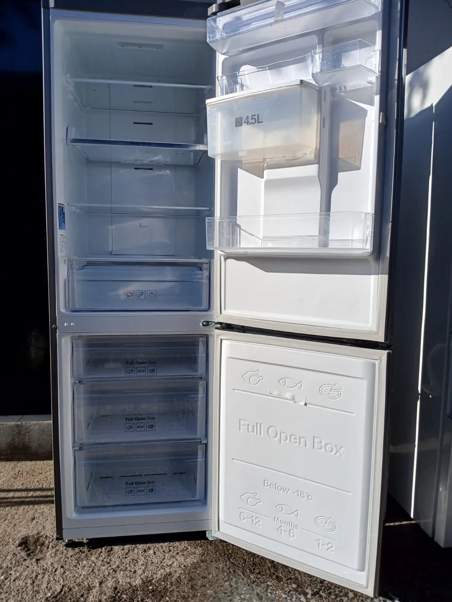 FRIDGE AND FREEZER - Image 3