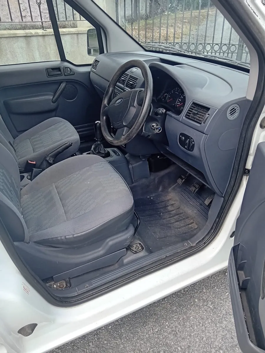 Ford Transit Connect - Image 4