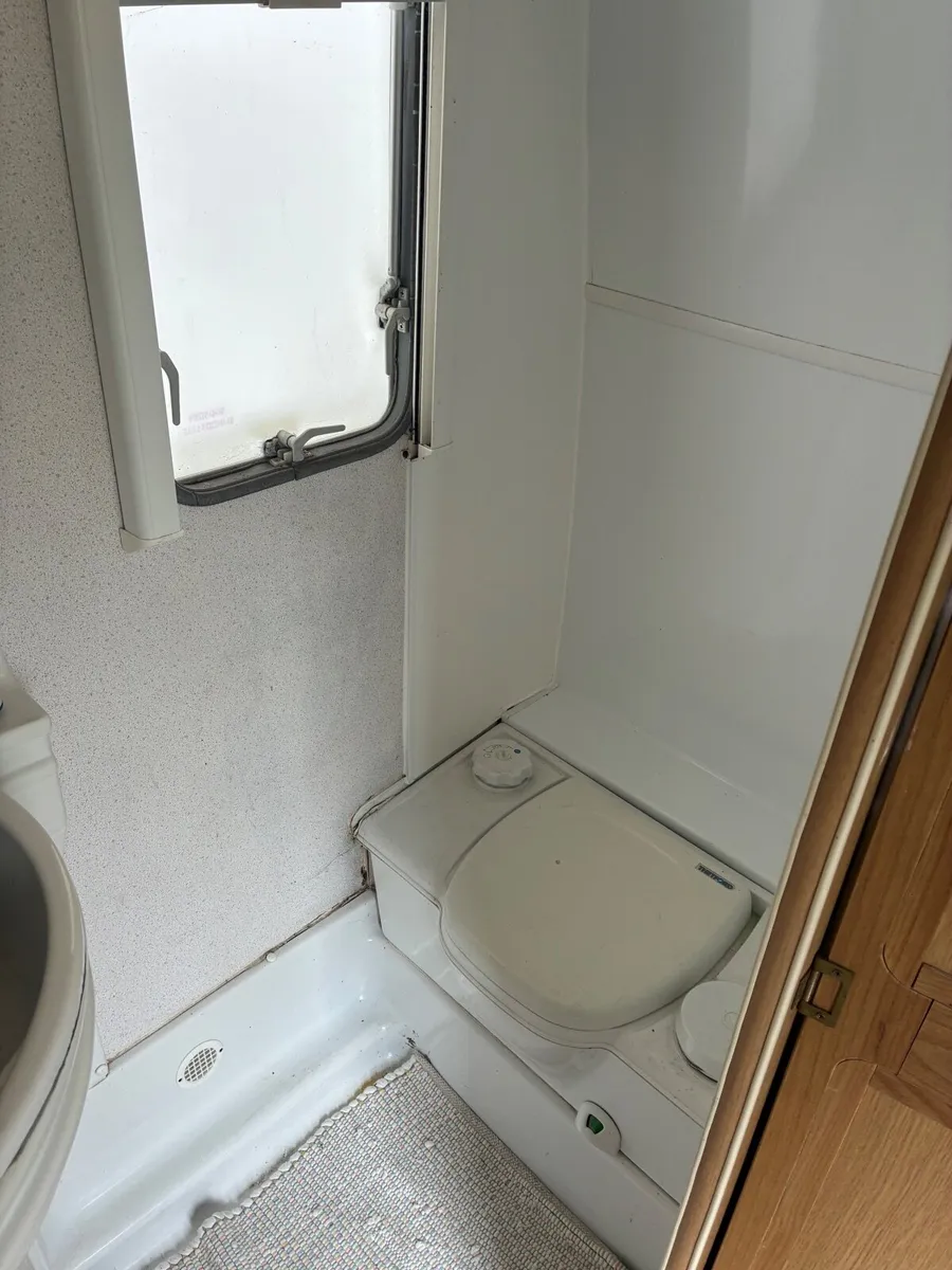 Caravan - Image 3