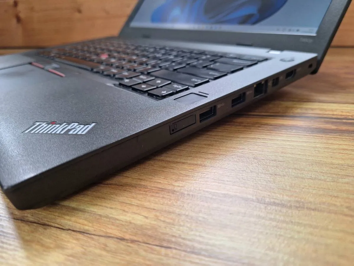 Lenovo Thinkpad T460p - Image 3