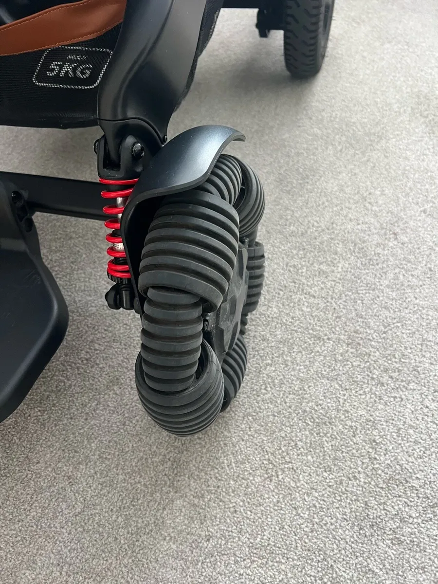 Robooter E60 Folding Electric Wheelchair - Image 2