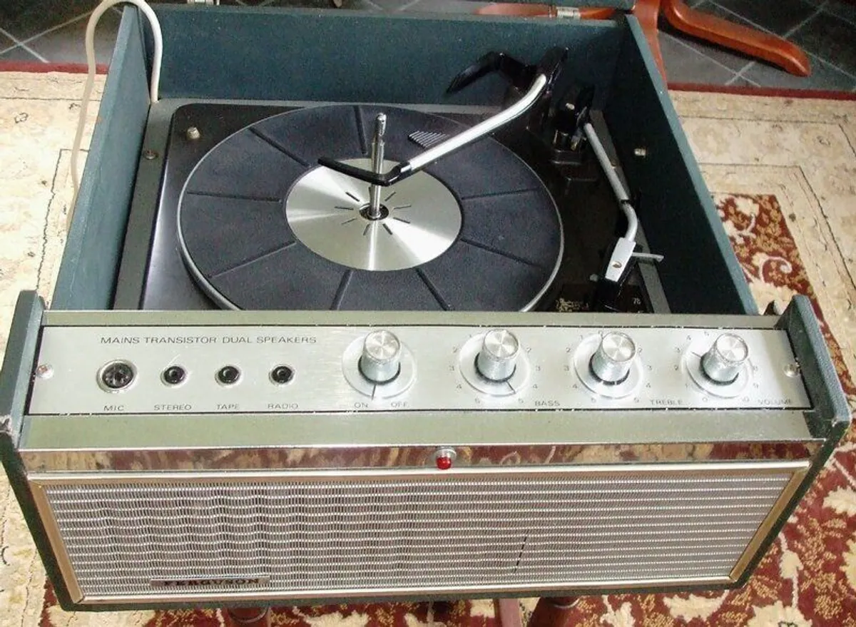 Fergusson Vintage Record Player (Model 3020) - Image 1