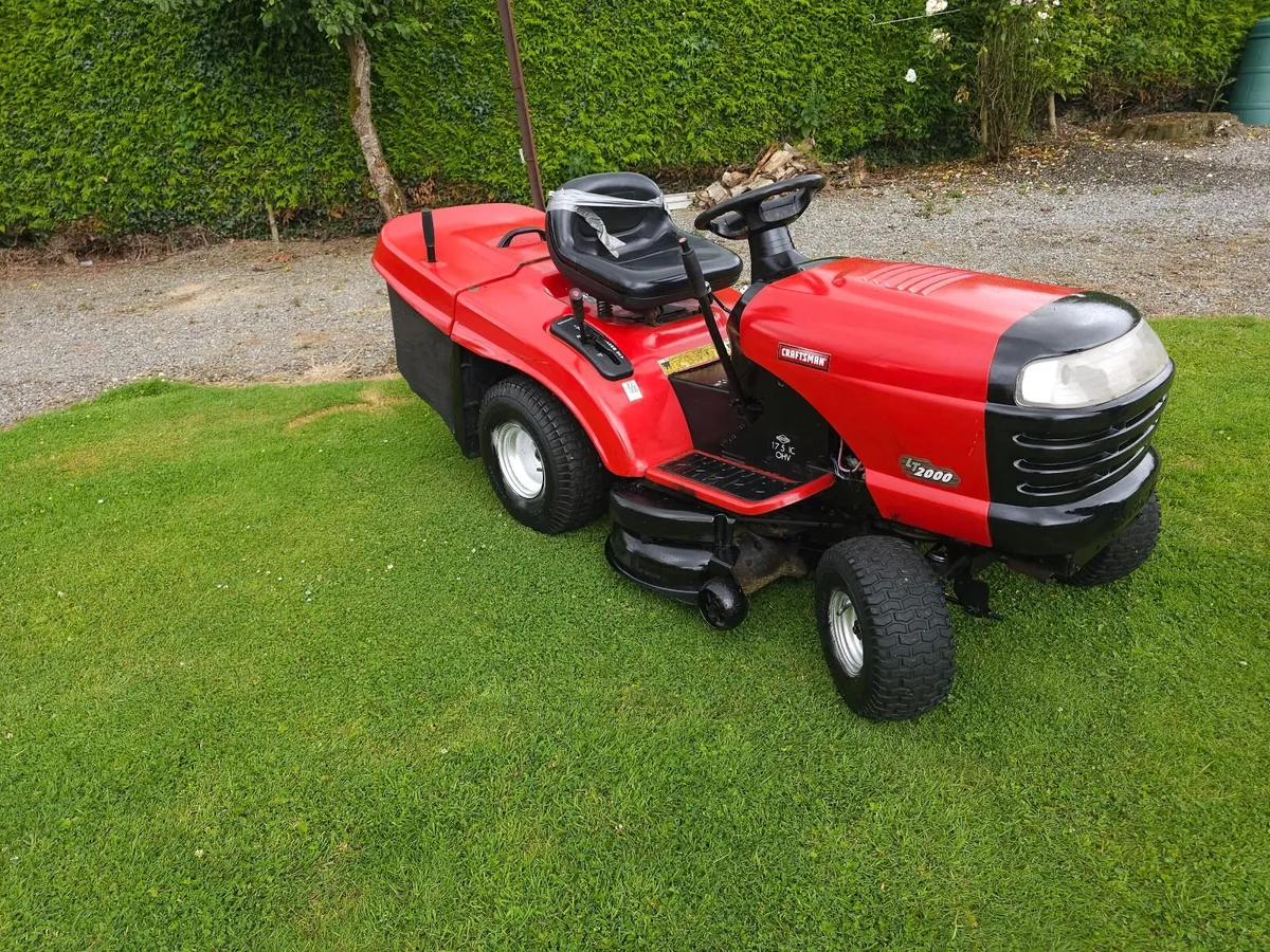 Craftsman LT2000 ride on mower - Image 4