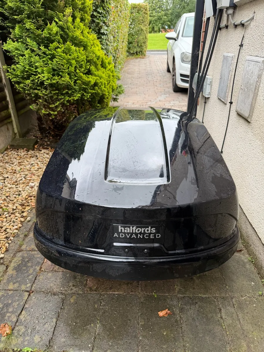 Halfords Advanced Roof box - Image 1