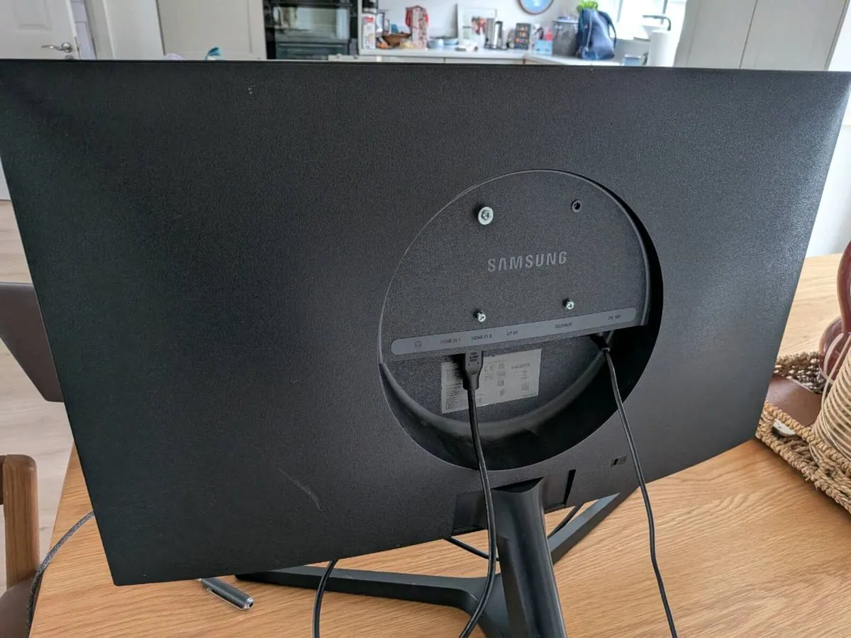 Samsung 28" 4K UHD IPS Monitor (UR55 Series) - Image 2
