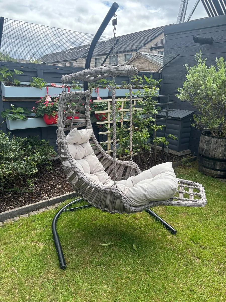Egg chair - Image 1