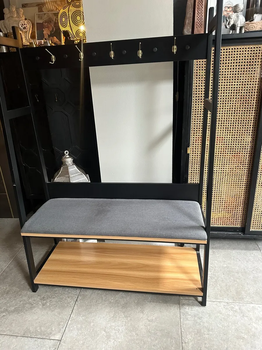 Coat rack with seat nearly new - Image 1