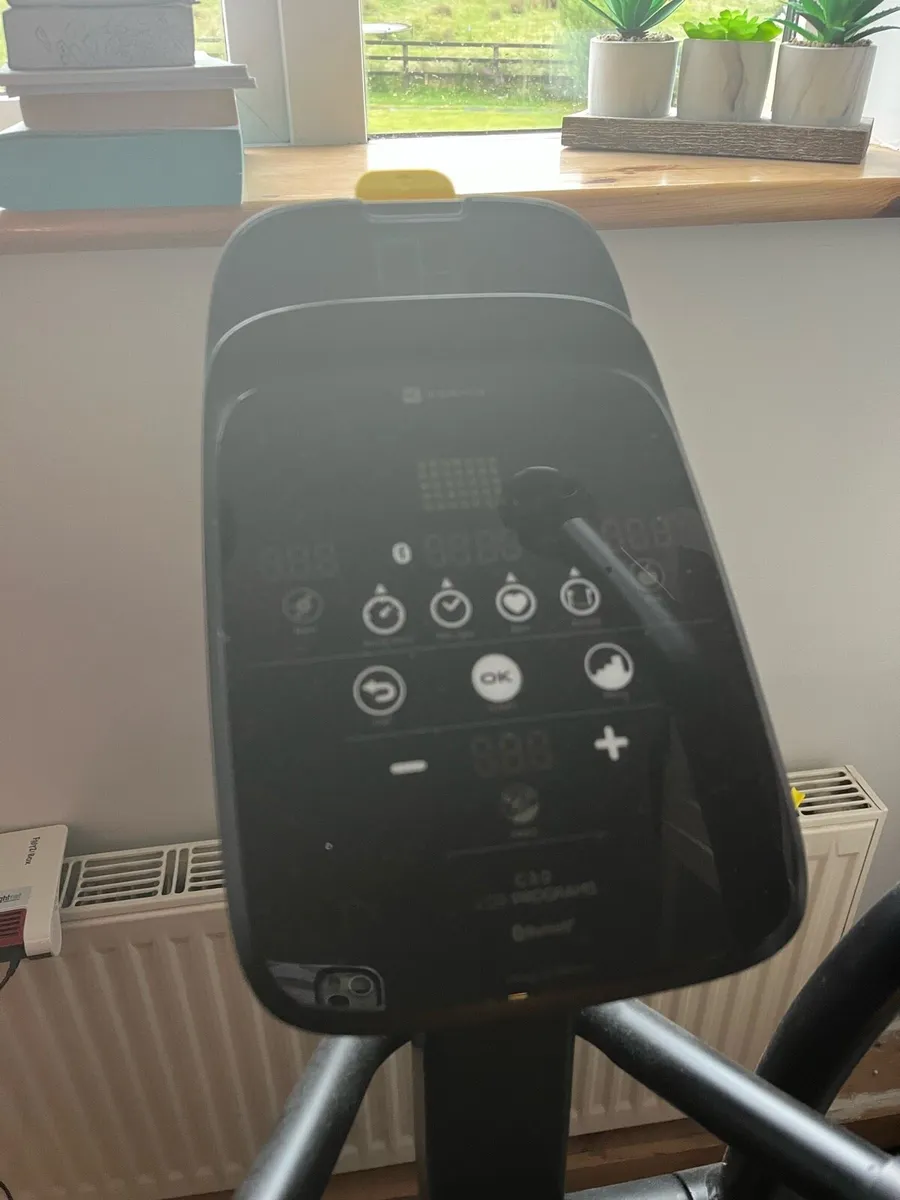 Cross trainer - Image 2