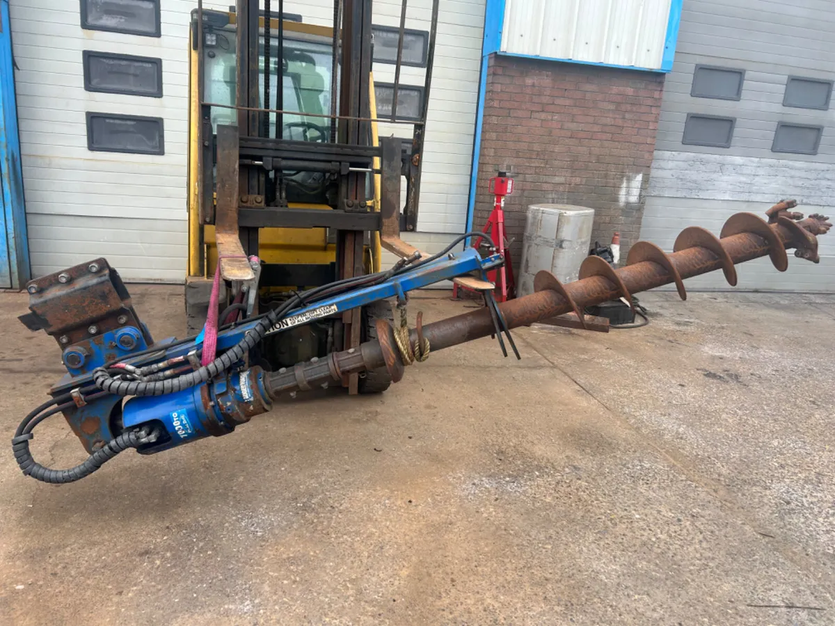 Auger for digger or crane lorry - Image 1