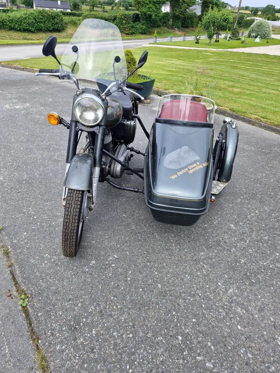 Royal Enfield Bullet 350cc with sidecar - Image 1