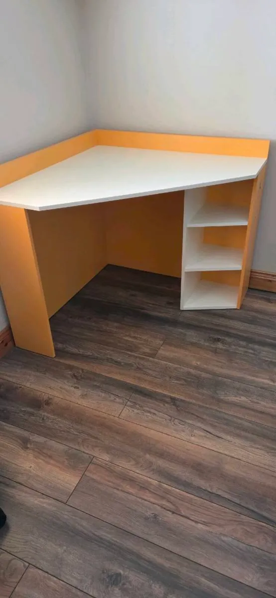 Corner desk - Image 2