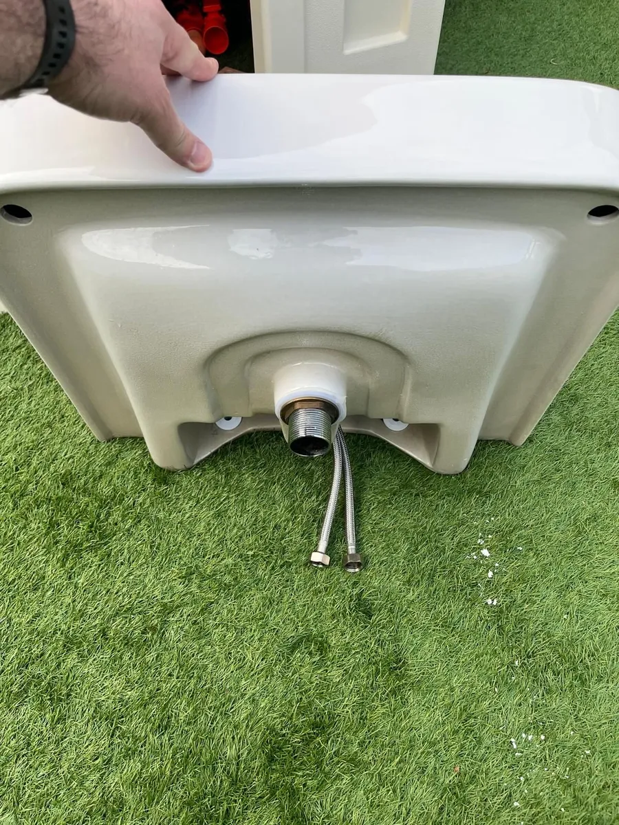 SONAS Bathroom Sink, Tap, Mixer, Pedistal - Image 4