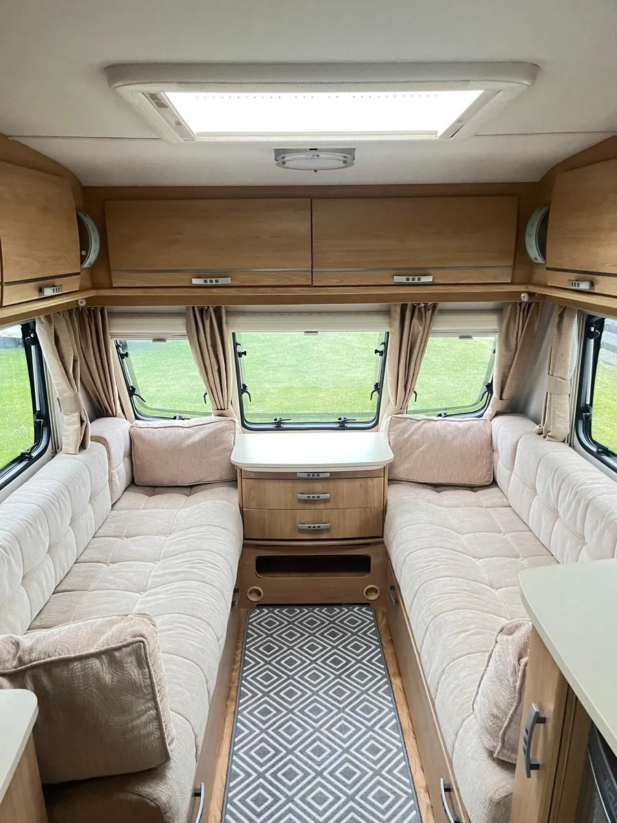✨STUNNING LUNAR QUASAR 462 2 BERTH✨ - Image 4