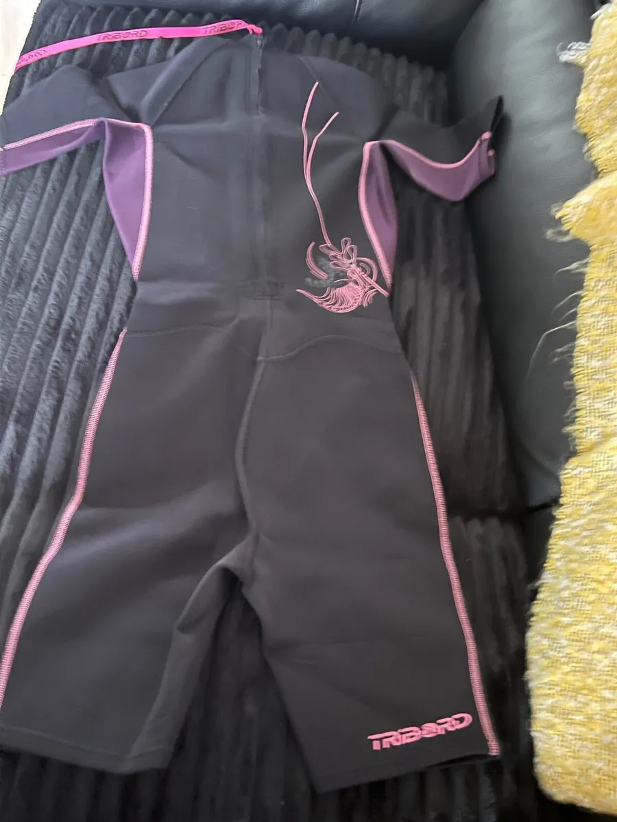 Girls wetsuit size 84/ 86 cm  €10 - Image 2