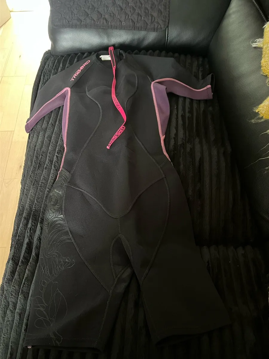 Girls wetsuit size 84/ 86 cm  €10 - Image 4
