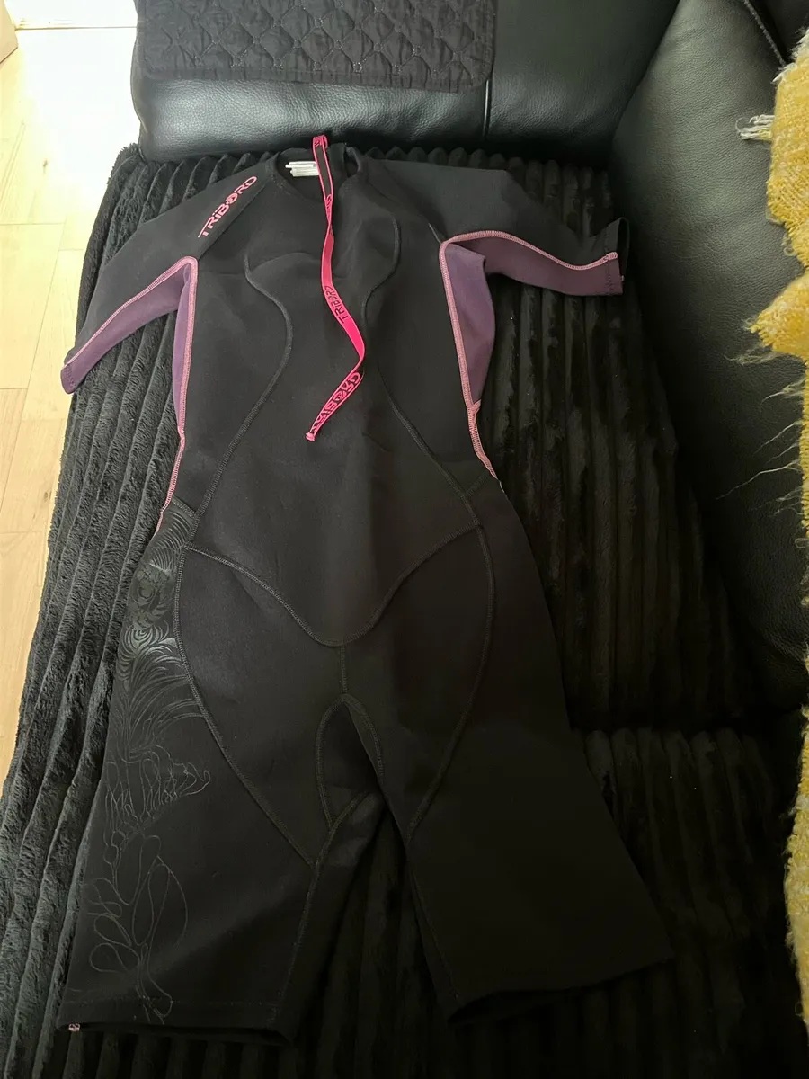 Girls wetsuit size 84/ 86 cm  €10 - Image 1