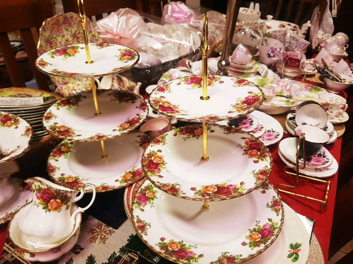 Roya albert quality original china - Image 3