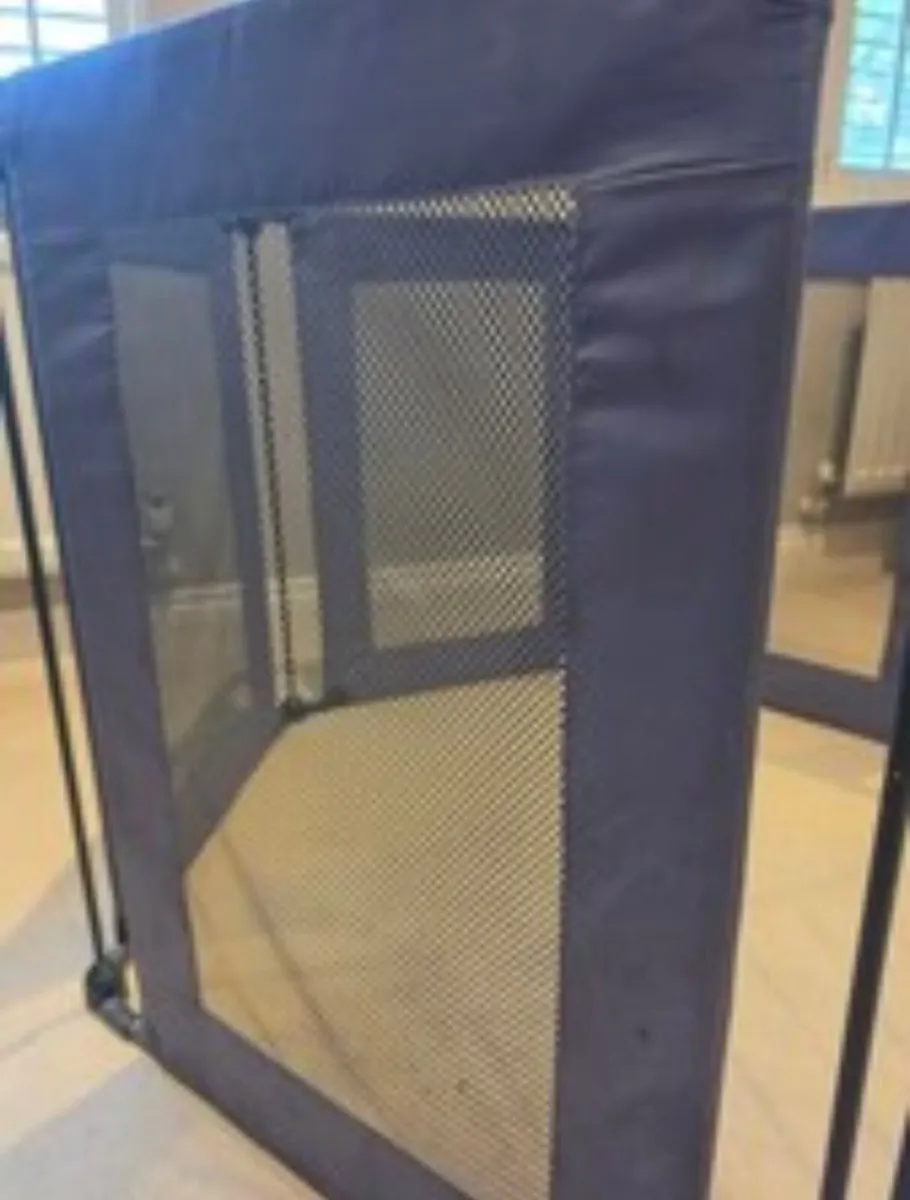 Lindam play pen / room divider - Image 2