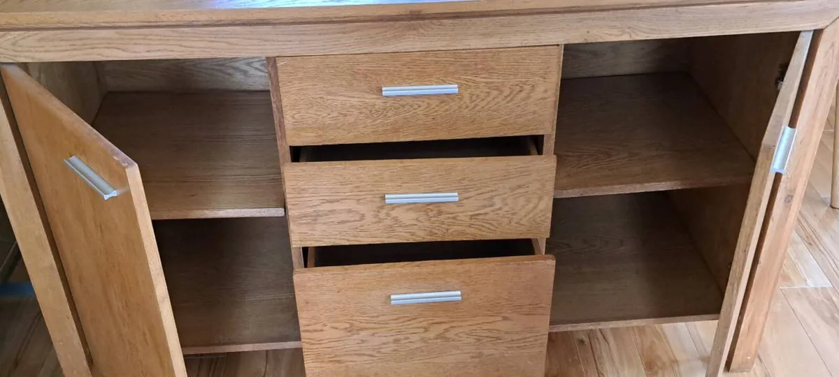 Sideboard with drawers - Image 3