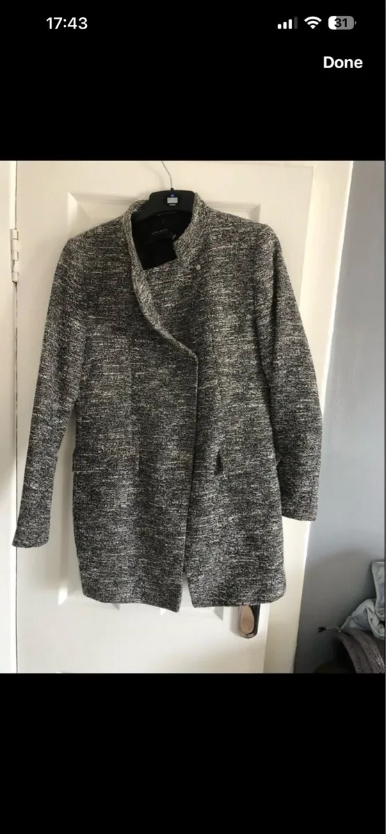 Ladies Zara coat size L €10 - Image 1
