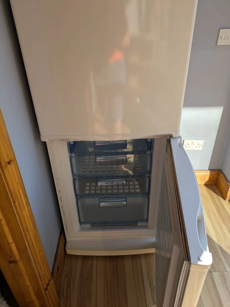Fridgefreezer - Image 2