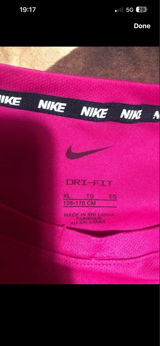 Boys Nike teeshirt size XL €5 - Image 3