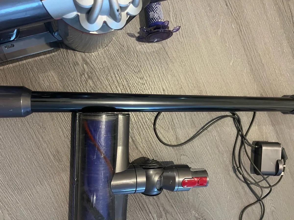 Dyson V8 - Image 4