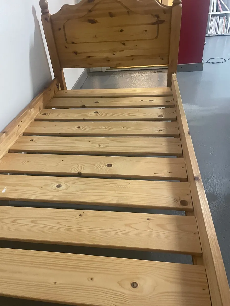 Bed - Image 1