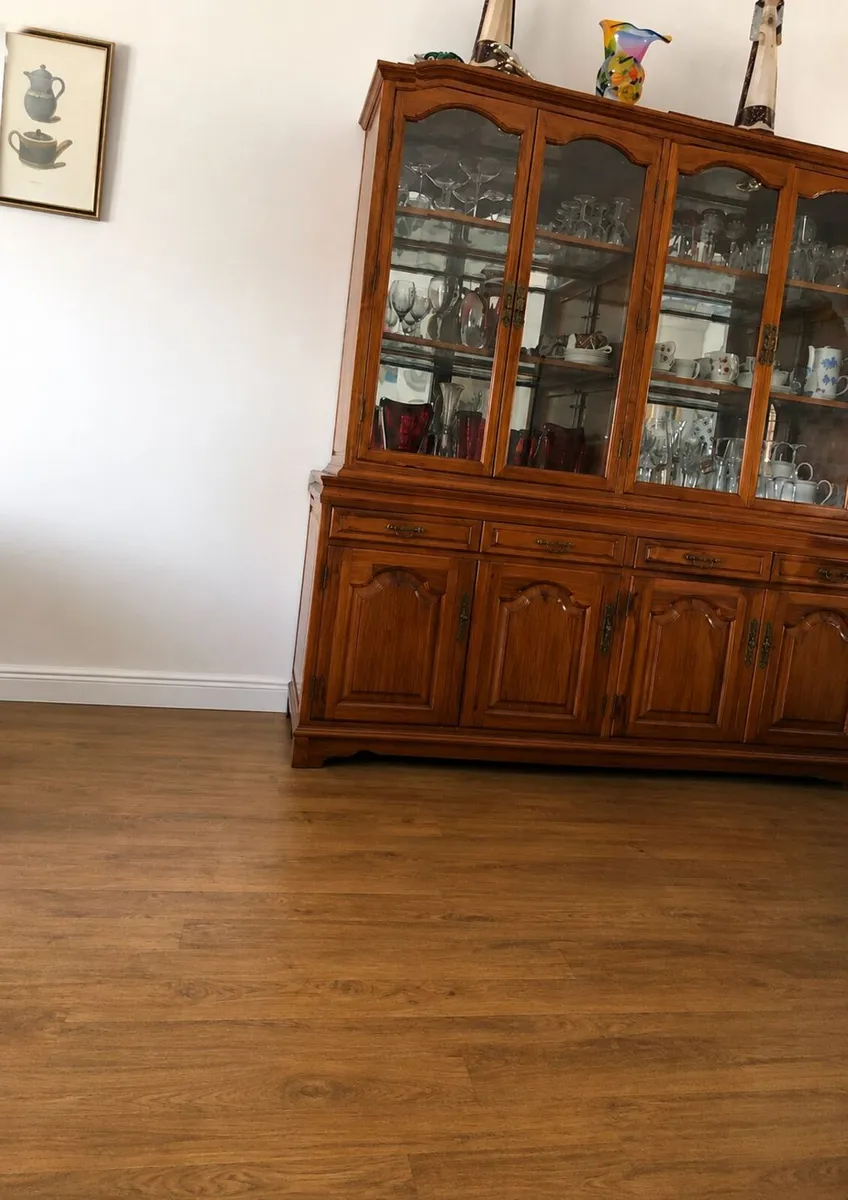 Solid Oak Display Cabinet / Welsh Dresser - Image 4