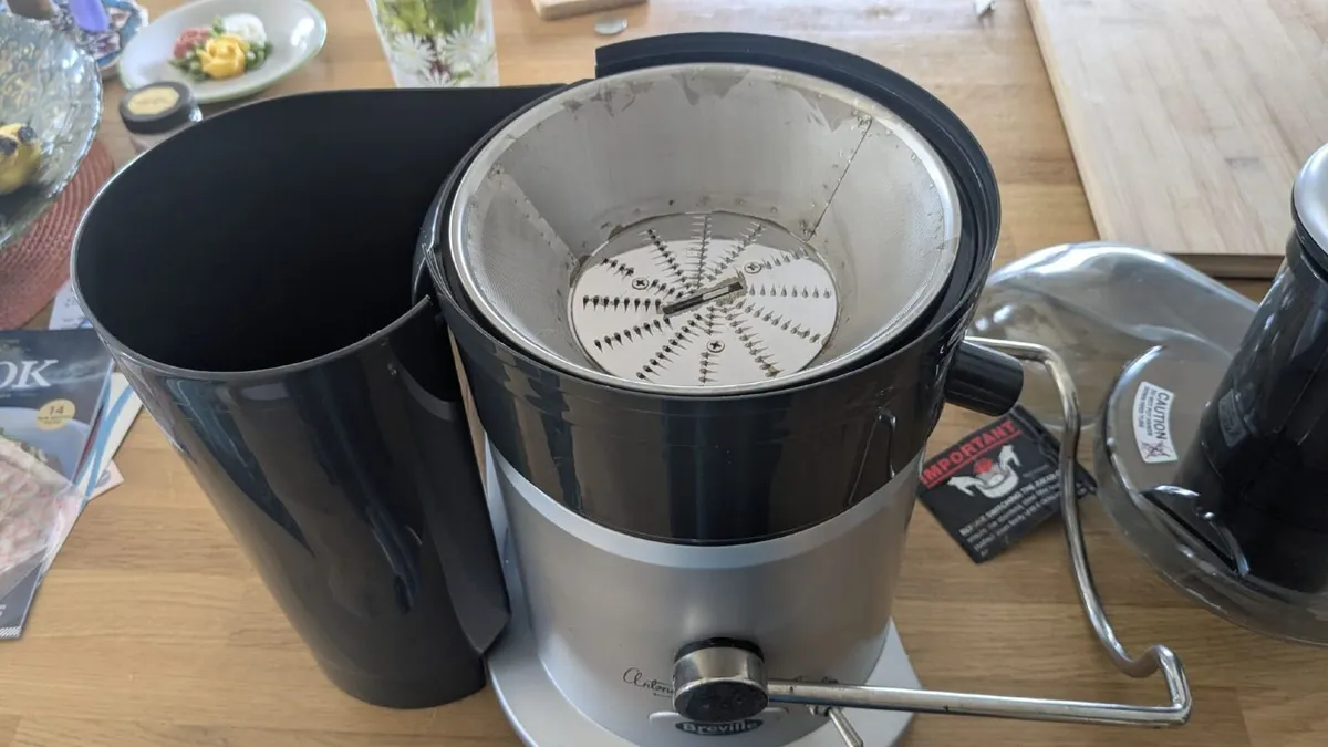 Juicer - Breville Anthony Warell Thompson - Image 3