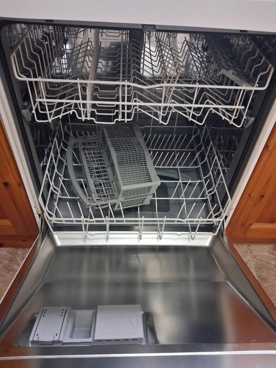 Dishwasher - Image 3