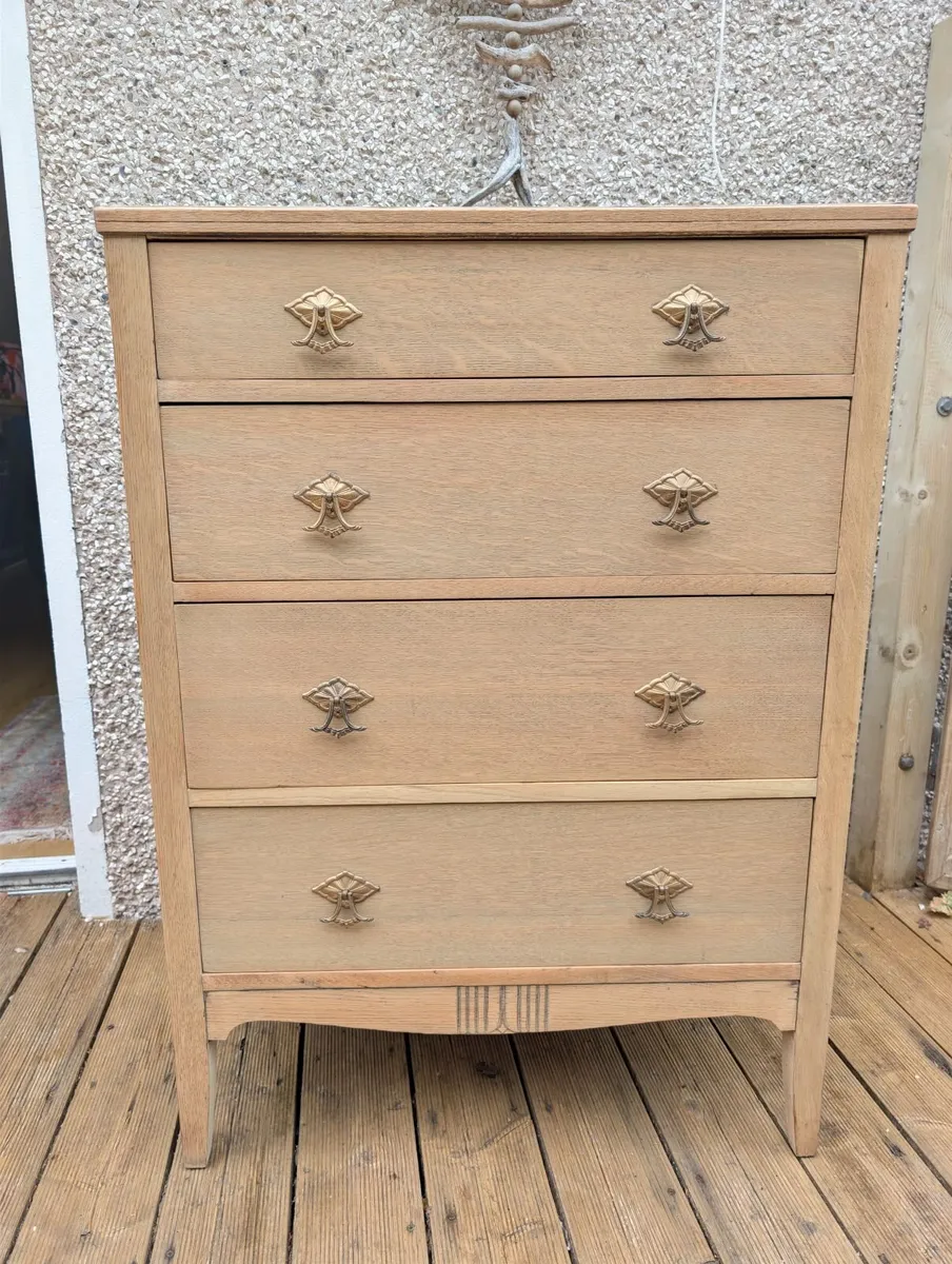 Vintage oak chest of drawers - Image 1