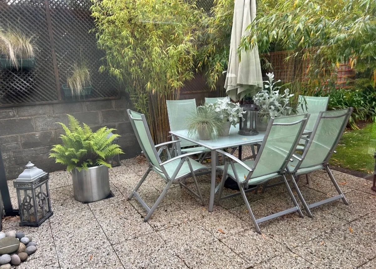 Garden furniture  6 seater with glass table - Image 2