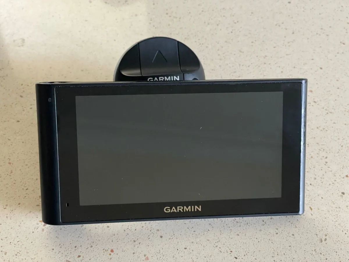 Garmin NuviCam touch screen sat nav and dash cam - Image 3