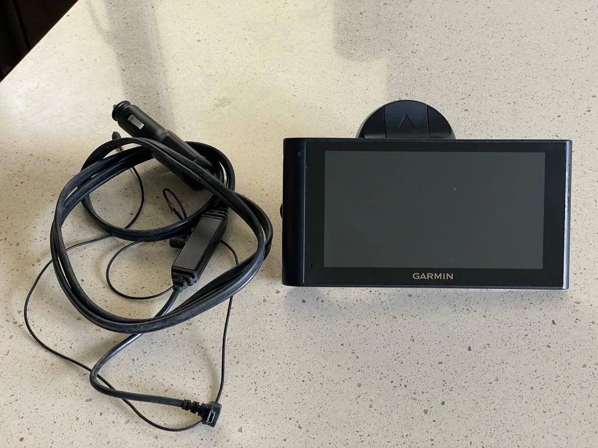 Garmin NuviCam touch screen sat nav and dash cam - Image 2