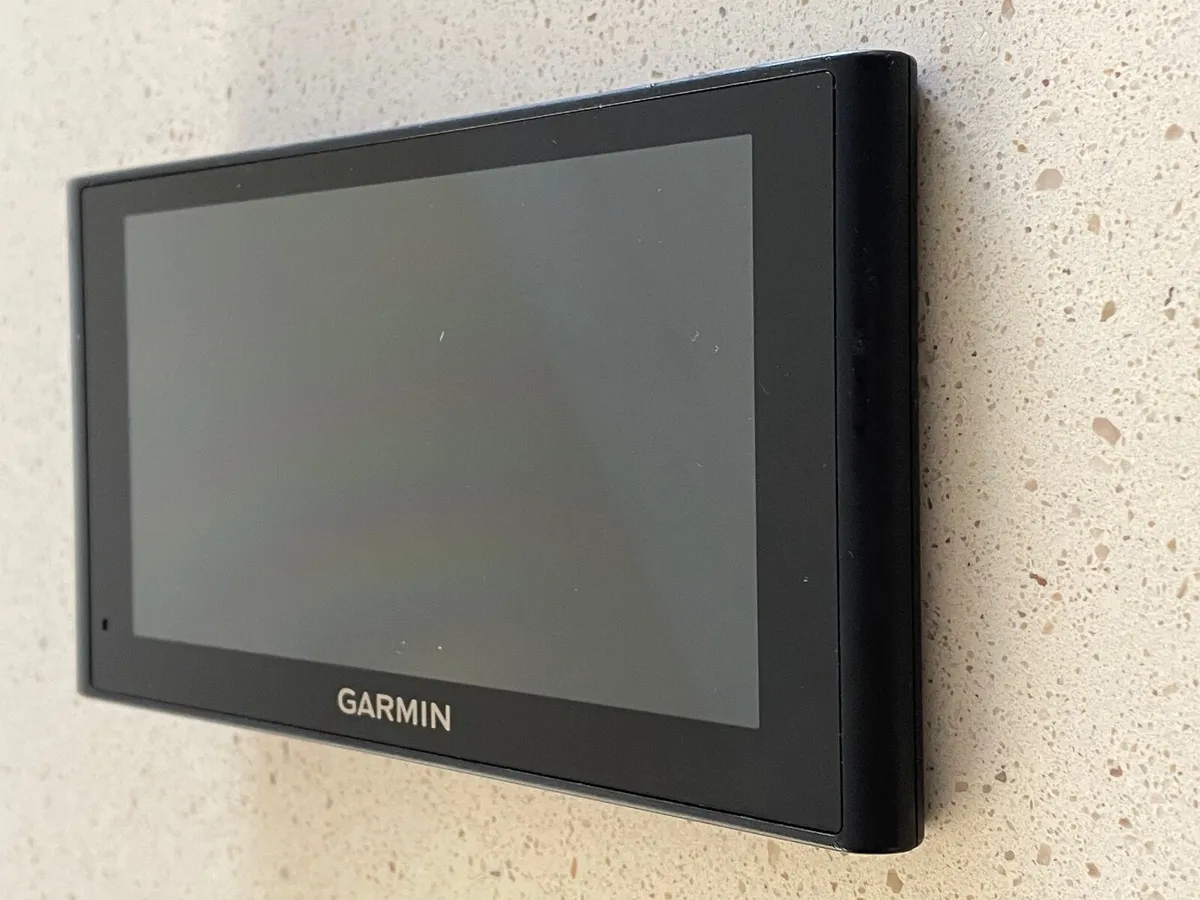 Garmin NuviCam touch screen sat nav and dash cam - Image 4