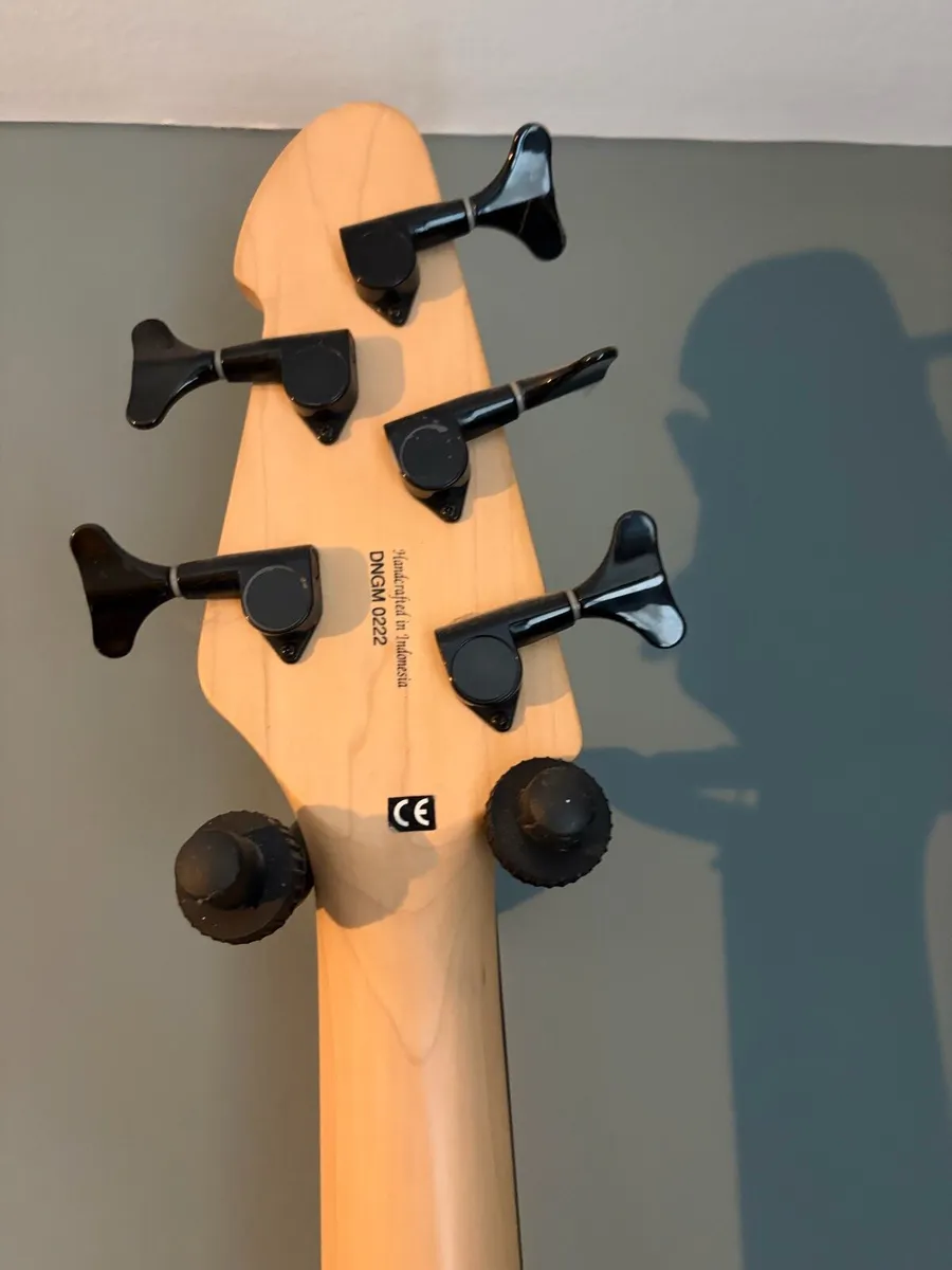 Peavey Millennium BXP 5 string bass - Image 4
