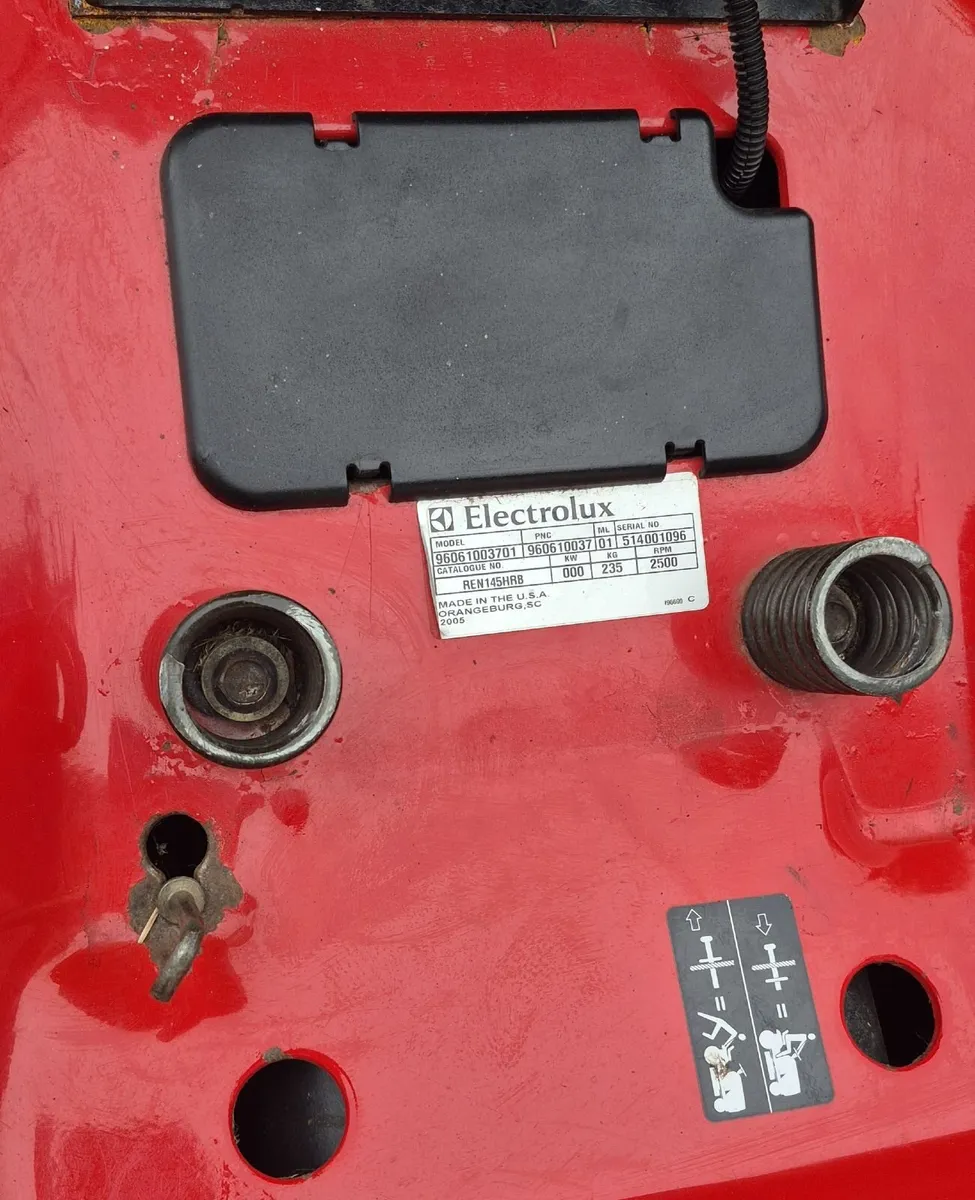 Electrolux (Ren145HRB )14.5 HP Ride on mower - Image 2
