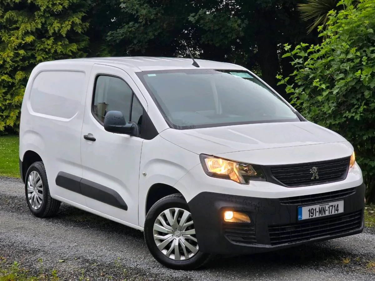2019 Peugeot Partner - Image 2