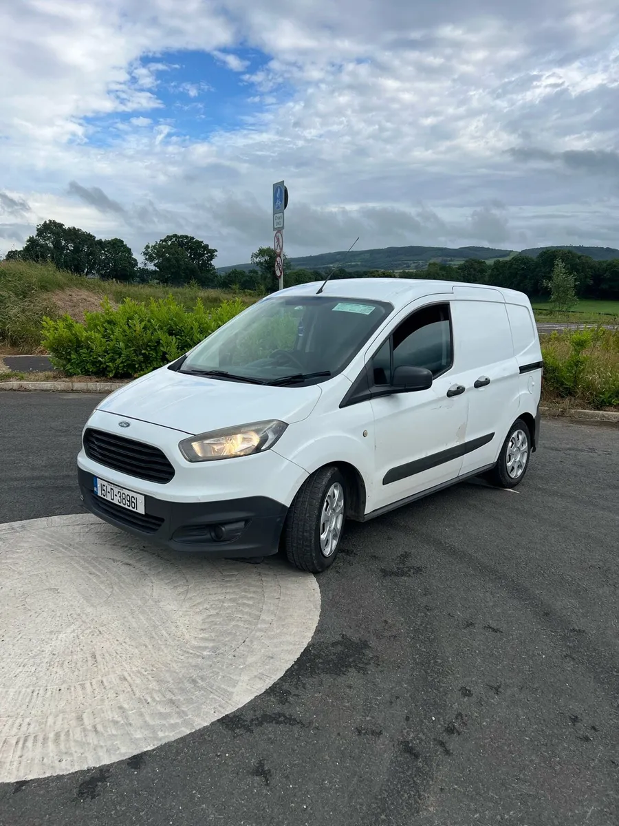 Ford Transit Courier - Image 2