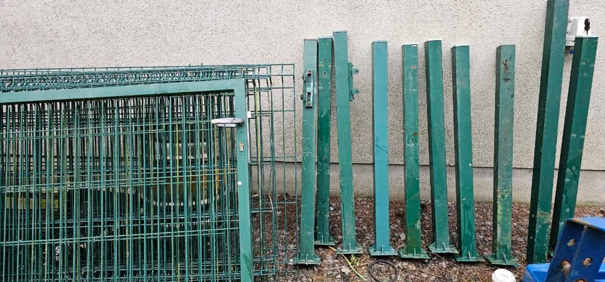V mesh fence - Image 3