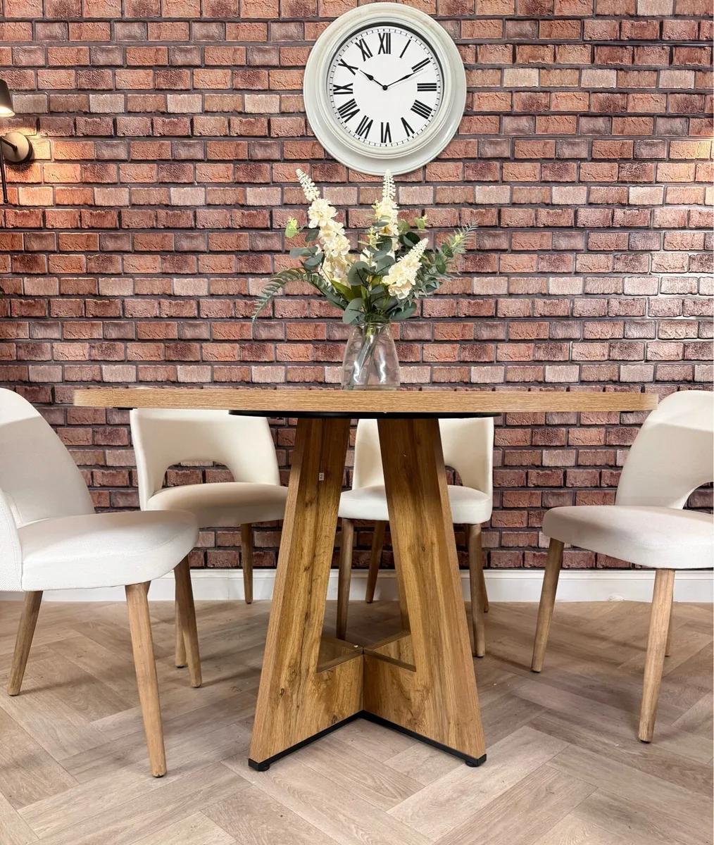 Round Pedestal kitchen table & 6 chairs *New* - Image 3