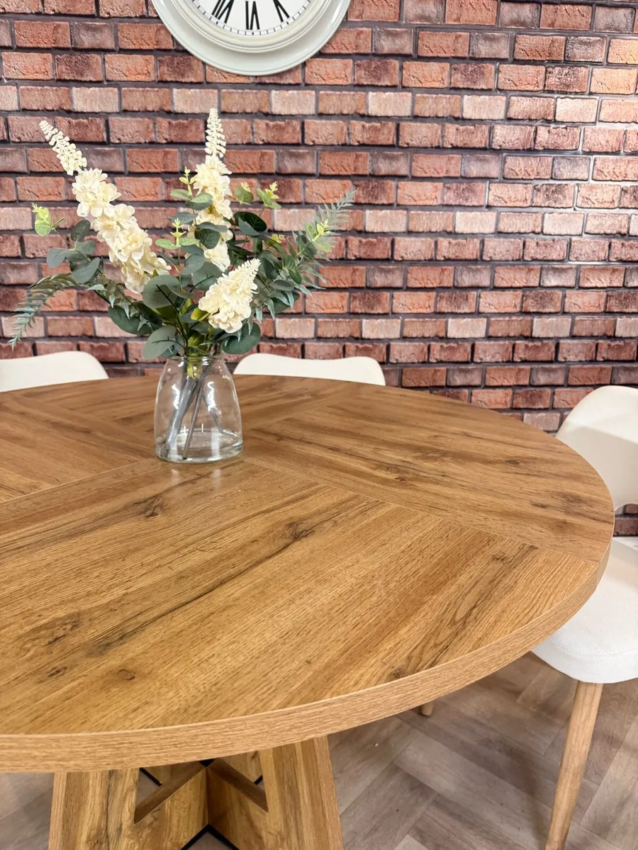 Round Pedestal kitchen table & 6 chairs *New* - Image 4
