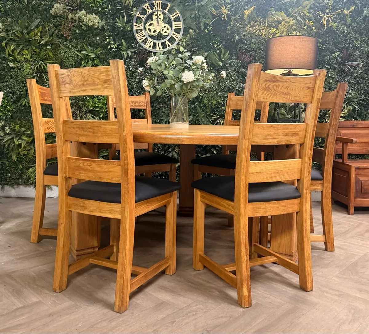 Round Danube oak kitchen table & 6 chairs - Image 1